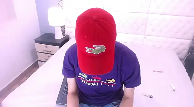 Snapshot of Eban_Dustan chatting on February 14, 11:42 am Eban Dustan online show from February 14, 11:42 am