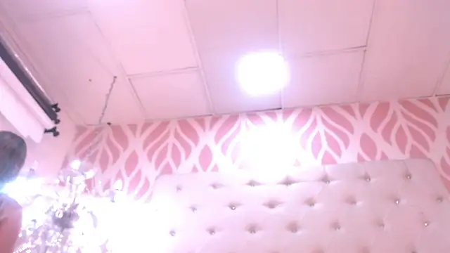 Snapshot of SashaDurante chatting on May 19, 12:45 pm SashaDurante online show from May 19, 12:45 pm