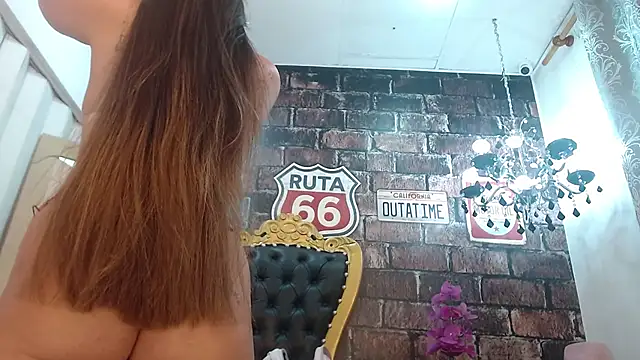 Snapshot of SashaDurante chatting on September 13, 11:43 am SashaDurante online show from September 13, 11:43 am