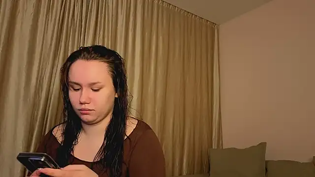 Snapshot of Alisia_Mars chatting on November 15, 4:38 am Alisia Mars online show from November 15, 4:38 am