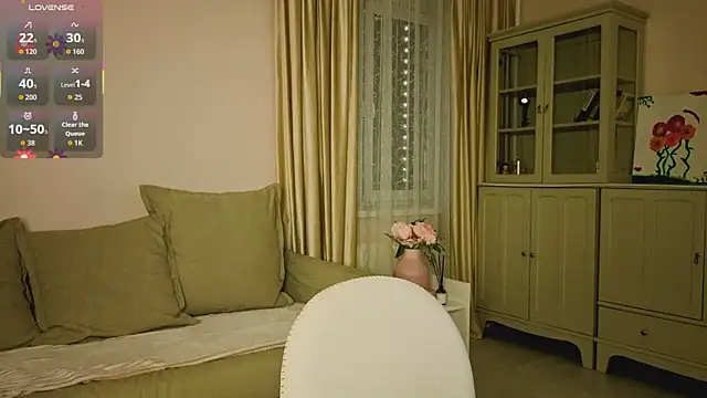 Snapshot of Alisia_Mars chatting on November 23, 5:06 am Alisia Mars online show from November 23, 5:06 am