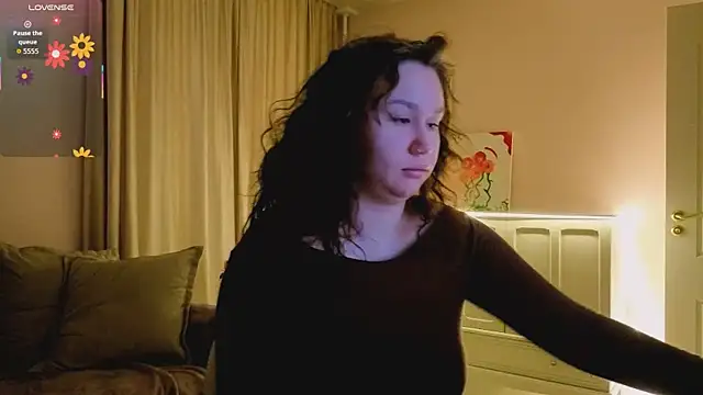 Snapshot of Alisia_Mars chatting on November 27, 4:46 am Alisia Mars online show from November 27, 4:46 am