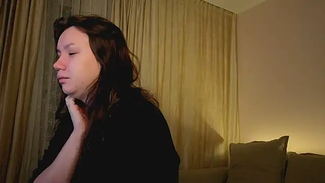 Snapshot of Alisia_Mars chatting on November 14, 4:27 am Alisia Mars online show from November 14, 4:27 am