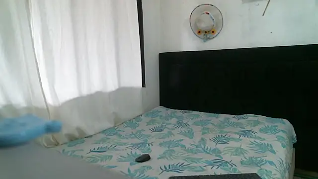 Snapshot of NatyScoth chatting on December 21, 5:39 pm NatyScoth online show from December 21, 5:39 pm