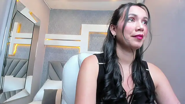 Snapshot of JessicaMilan chatting on February 11, 4:11 am JessicaMilan online show from February 11, 4:11 am