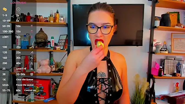 Snapshot of MissJudith chatting on February 18, 8:38 am MissJudith online show from February 18, 8:38 am