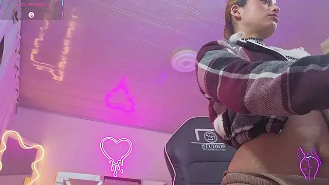 Laylafoxy tay online show from November 17, 3:32 am