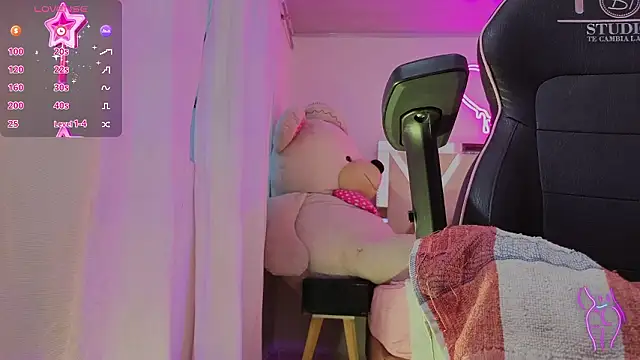 Laylafoxy tay online show from February 4, 11:38 am