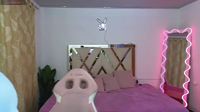 Laylafoxy tay online show from March 14, 3:15 am