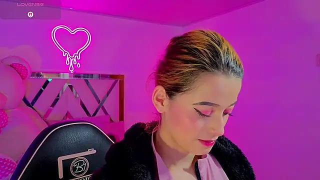 Laylafoxy tay online show from September 19, 3:10 am