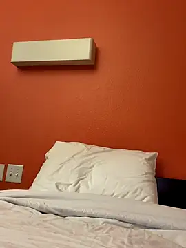 WhiteChocolateSwirlz online show from December 23, 2:00 am