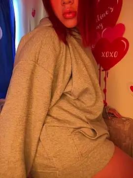 Snapshot of Im_Valen_Cute chatting on February 13, 8:34 pm Im Valen Cute online show from February 13, 8:34 pm