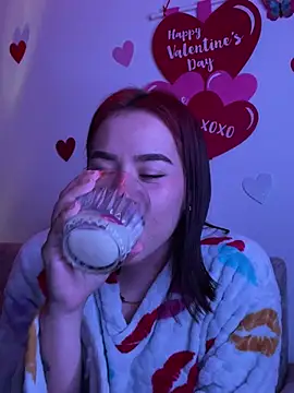 Snapshot of Im_Valen_Cute chatting on February 10, 2:30 am Im Valen Cute online show from February 10, 2:30 am