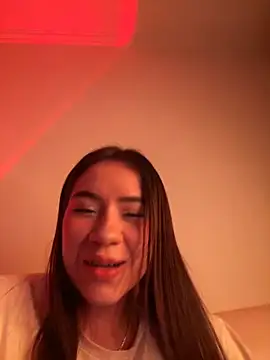 Snapshot of Im_Valen_Cute chatting on November 25, 3:40 am Im Valen Cute online show from November 25, 3:40 am