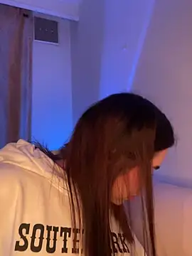 Snapshot of Im_Valen_Cute chatting on October 26, 12:44 am Im Valen Cute online show from October 26, 12:44 am