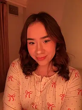 Snapshot of Im_Valen_Cute chatting on October 18, 2:46 am Im Valen Cute online show from October 18, 2:46 am