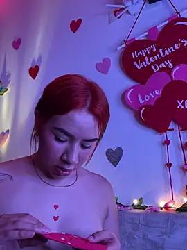Snapshot of Im_Valen_Cute chatting on February 13, 11:37 pm Im Valen Cute online show from February 13, 11:37 pm