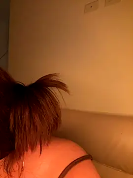Snapshot of Im_Valen_Cute chatting on October 4, 2:24 am Im Valen Cute online show from October 4, 2:24 am