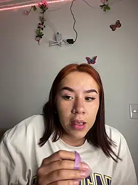 Snapshot of Im_Valen_Cute chatting on January 31, 11:24 pm Im Valen Cute online show from January 31, 11:24 pm