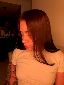 Snapshot of Im_Valen_Cute chatting on September 25, 1:44 am Im Valen Cute online show from September 25, 1:44 am