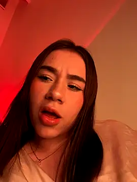 Snapshot of Im_Valen_Cute chatting on October 29, 5:28 am Im Valen Cute online show from October 29, 5:28 am