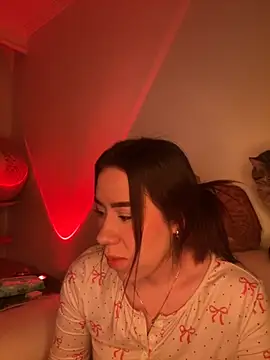 Snapshot of Im_Valen_Cute chatting on November 26, 2:44 am Im Valen Cute online show from November 26, 2:44 am