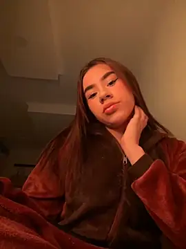 Snapshot of Im_Valen_Cute chatting on September 11, 3:39 am Im Valen Cute online show from September 11, 3:39 am