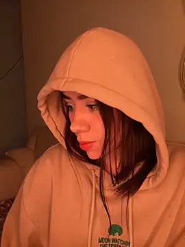 Snapshot of Im_Valen_Cute chatting on October 1, 12:49 am Im Valen Cute online show from October 1, 12:49 am