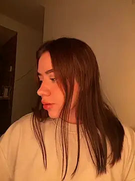 Snapshot of Im_Valen_Cute chatting on October 8, 2:24 am Im Valen Cute online show from October 8, 2:24 am
