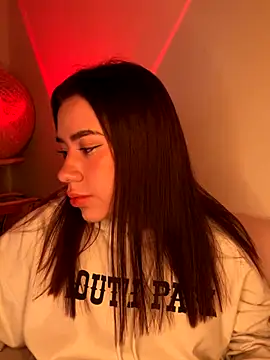 Snapshot of Im_Valen_Cute chatting on December 2, 4:14 am Im Valen Cute online show from December 2, 4:14 am