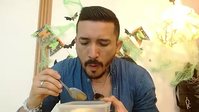 Reiko 85  online show from October 21, 2:38 pm