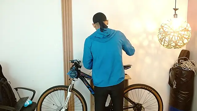 Reiko 85  online show from November 28, 2:28 pm