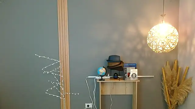 Reiko 85  online show from February 13, 2:28 pm