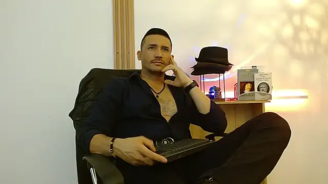 Reiko 85  online show from November 3, 7:50 pm