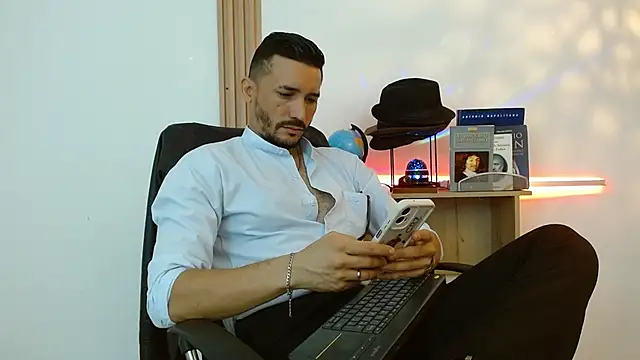 Reiko 85  online show from November 26, 2:50 pm