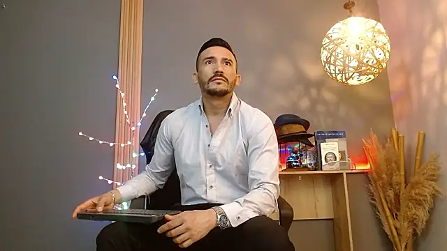 Reiko 85  online show from March 13, 2:44 pm