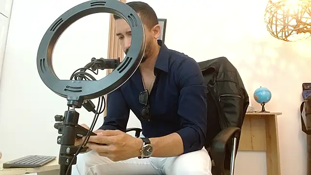 Reiko 85  online show from October 6, 2:40 pm