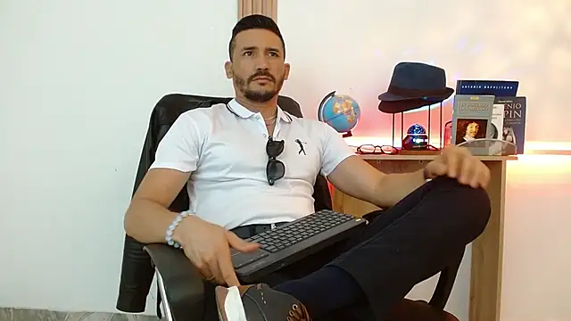 Reiko 85  online show from November 29, 7:25 pm