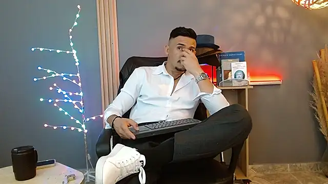 Reiko 85  online show from February 10, 6:07 pm