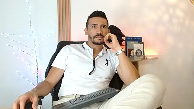 Reiko 85  online show from January 11, 2:57 pm