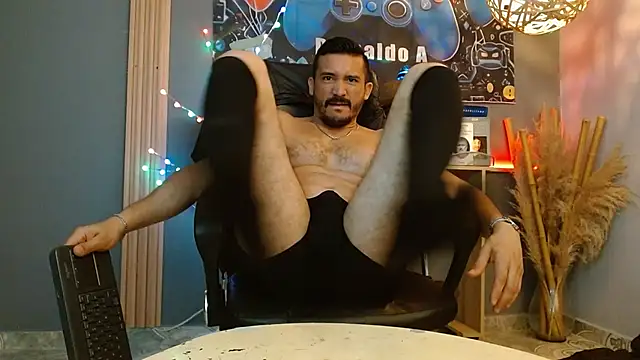 Reiko 85  online show from April 8, 2:29 pm