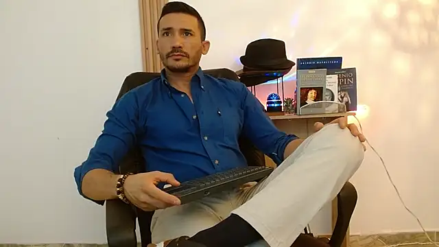 Reiko 85  online show from November 12, 2:54 pm