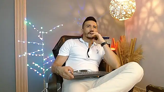 Reiko 85  online show from March 28, 7:26 pm