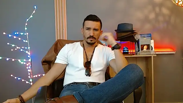 Reiko 85  online show from February 7, 7:33 pm