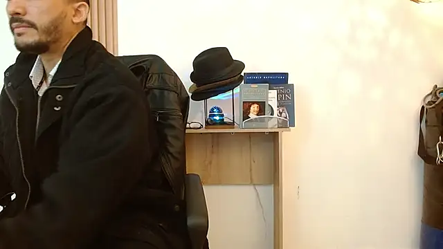 Reiko 85  online show from November 30, 2:40 pm