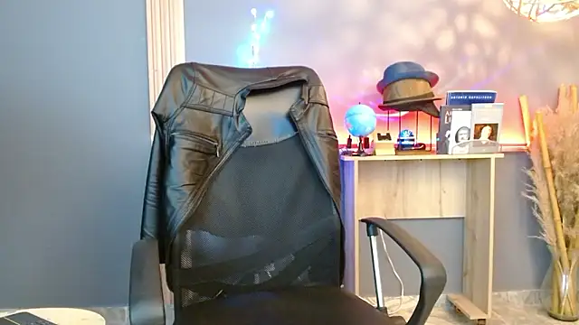 Reiko 85  online show from March 20, 2:40 pm