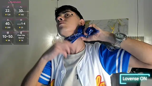 Dyla n18 online show from May 4, 8:22 pm