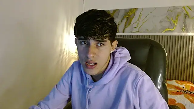 Dyla n18 online show from December 14, 6:35 pm