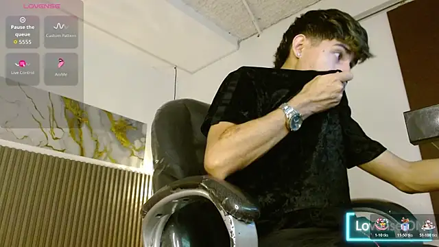 Dyla n18 online show from November 26, 8:09 pm