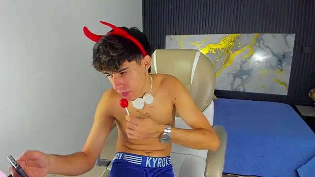 Dyla n18 online show from January 9, 8:38 pm